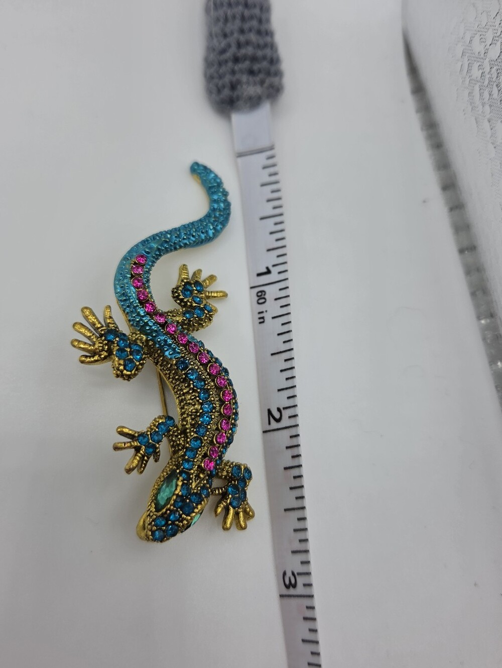 Gold Lizard Brooch Blue Pink Rhinestone Crystal Reptile Statement Pin New - Picture 4 of 5